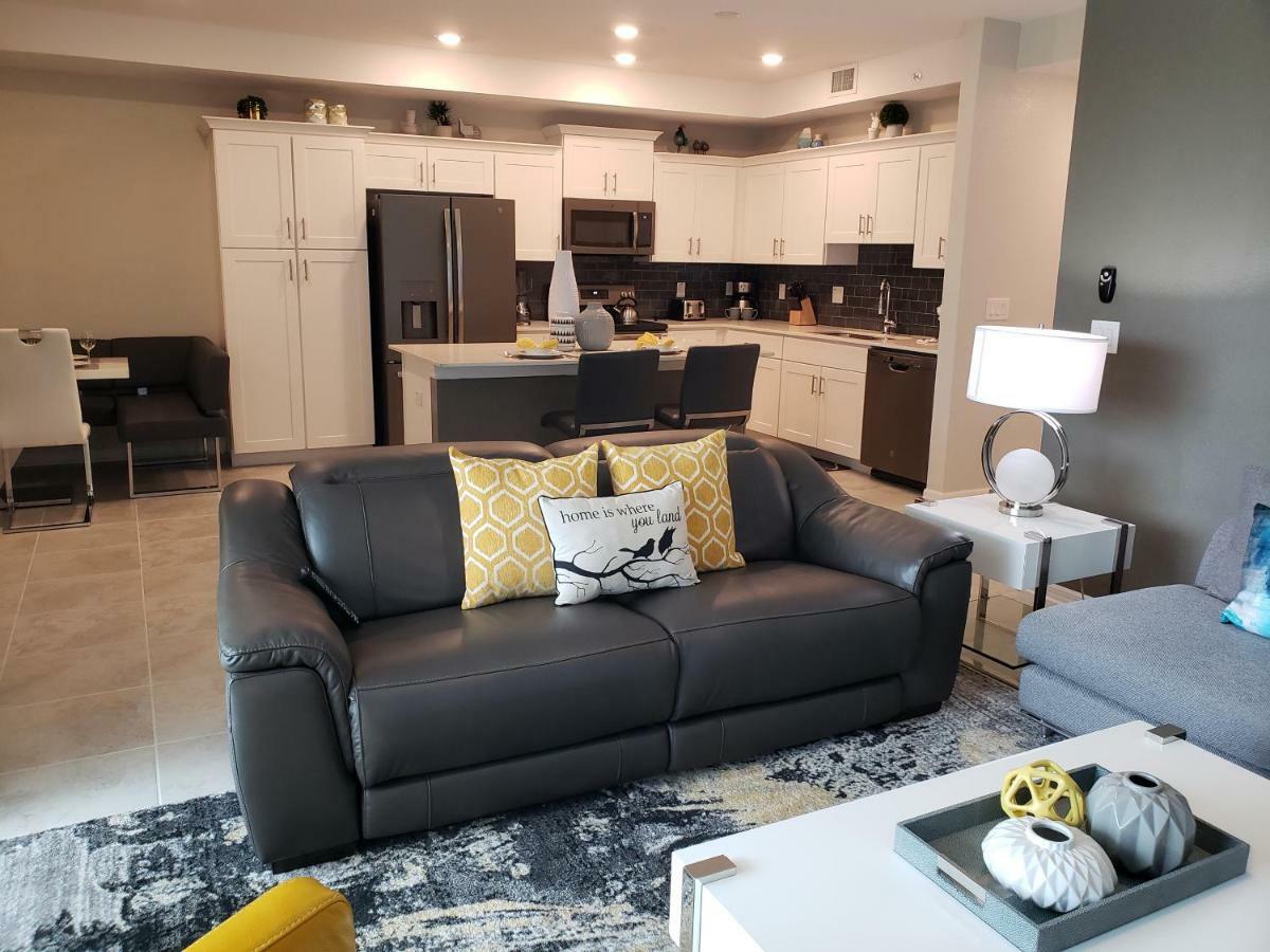 Only 5 Miles From Disney! Free Water Park! 2 Bed, 2 Bath Condo, Sleeps 8 Kissimmee Exterior foto